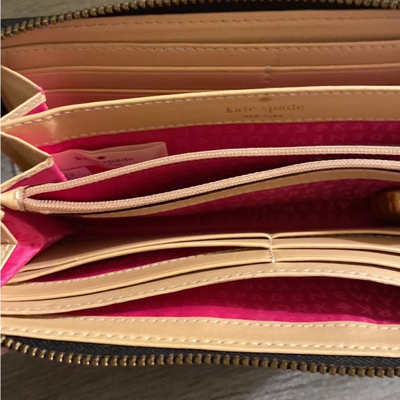 NWOT KATE SPADE NEDRA SAFFIANO LEATHER WALLET W/ HOT PINK LINING. - Picture 3 of 13